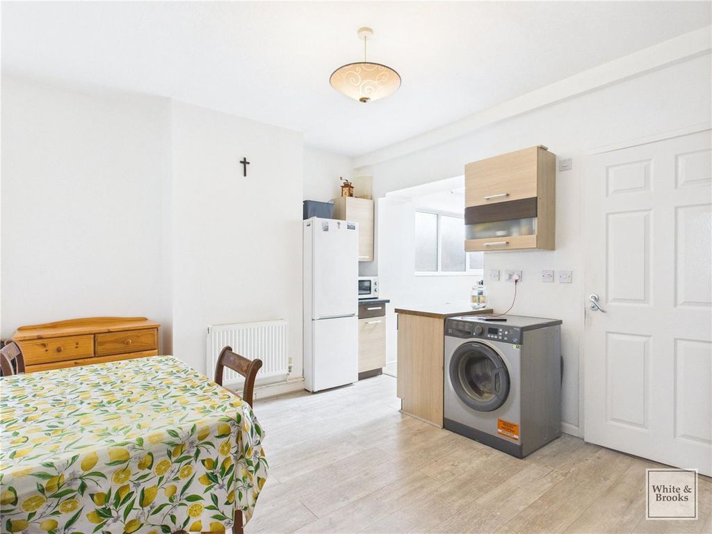Property photo 3 of 11 15.Jpg