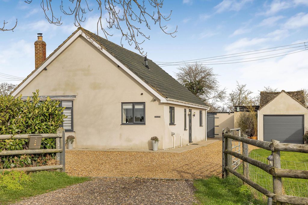 Property photo 2 of 28