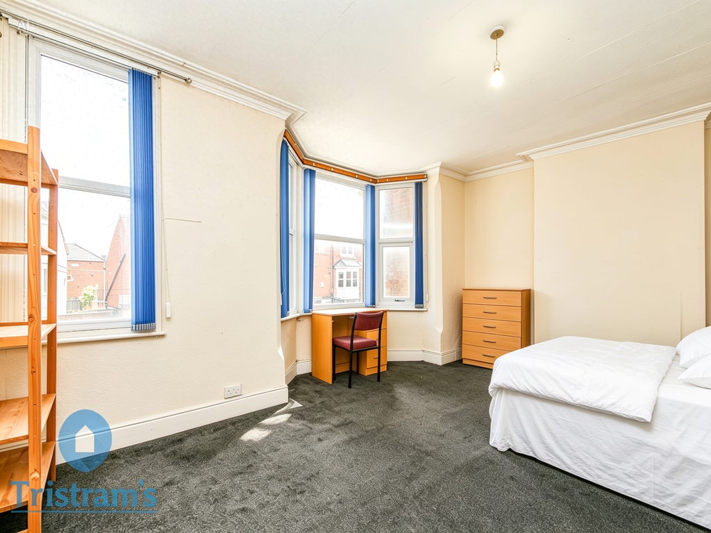 Property photo 1 of 16 Bed 1- New