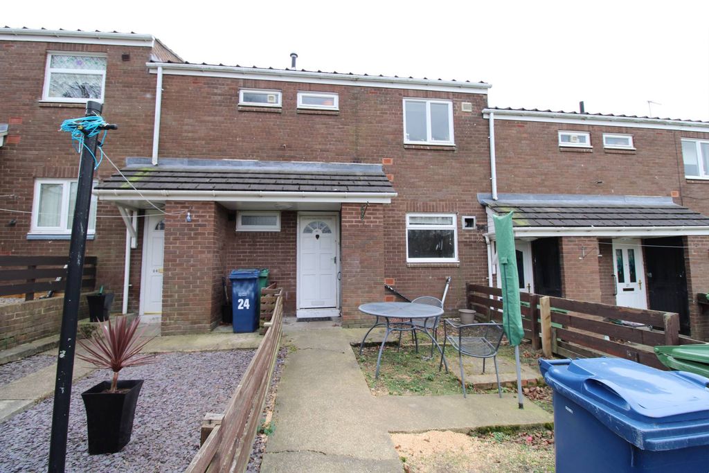 Property photo 1 of 7