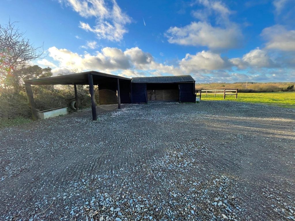 Property photo 2 of 12 Picture No. 37