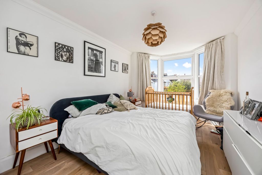 Property photo 3 of 21