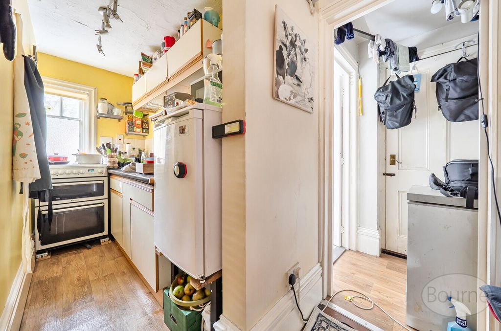Property photo 3 of 17 E8d254B7-87Ae-478...
