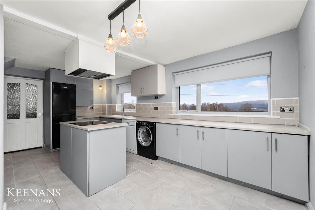 Property photo 3 of 33 3.Jpg