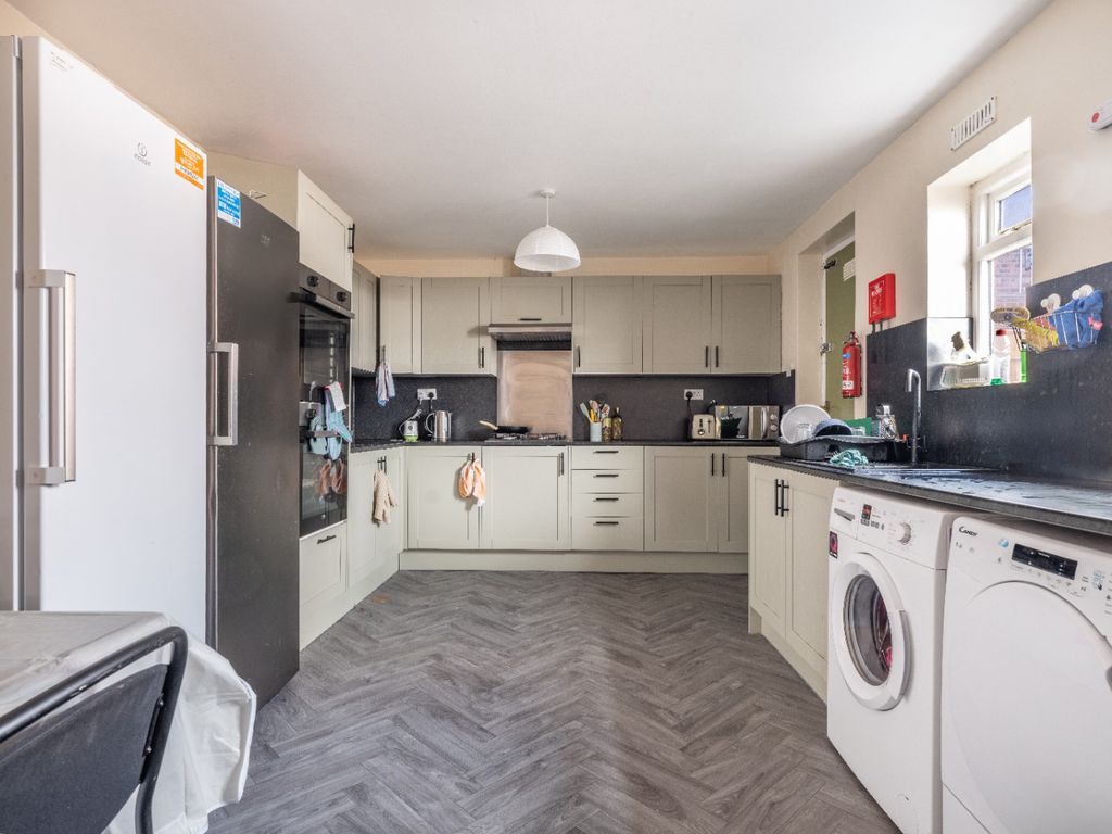 Property photo 1 of 16 2801810