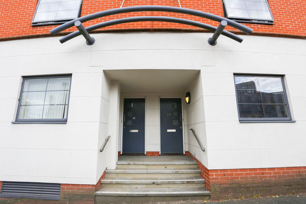 Property photo 2 of 8