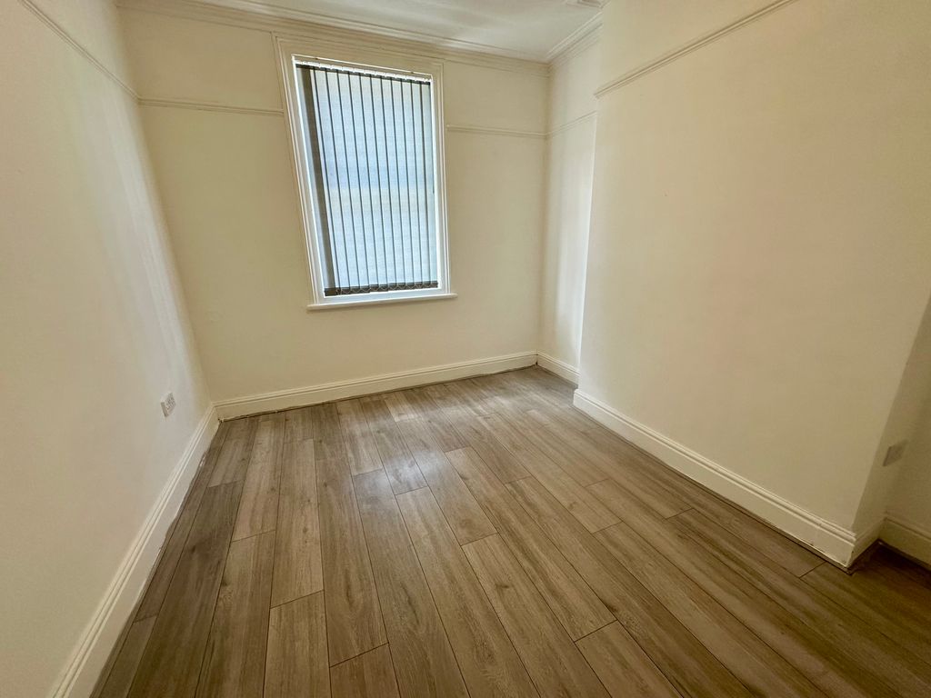 Property photo 3 of 8 Bedroom 2