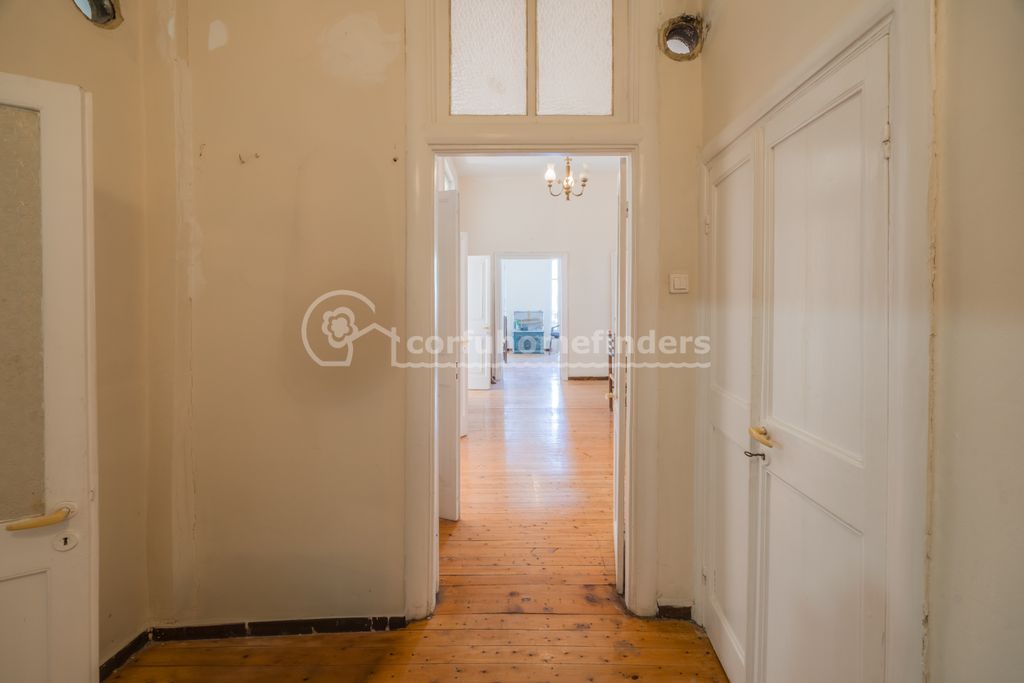 Property photo 3 of 18 Hallway Through To The Rooms