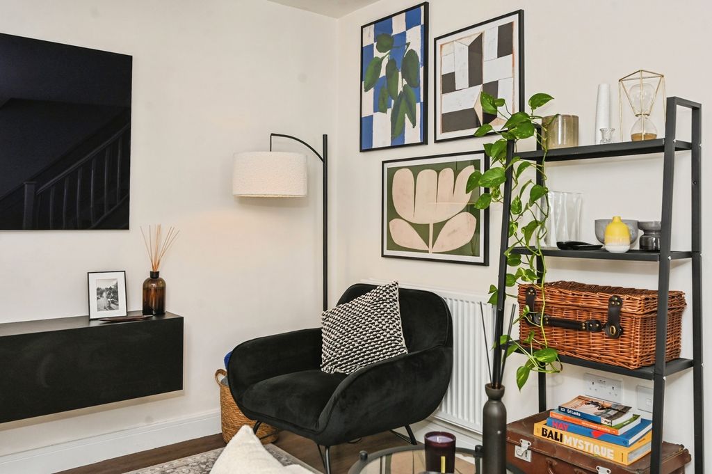 Property photo 3 of 20 Pbox-Img.Jpg