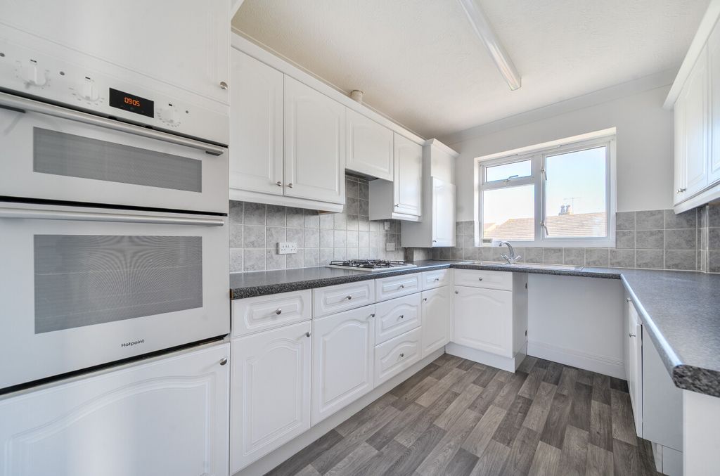 Property photo 2 of 17 1440714-18-69Dca8...