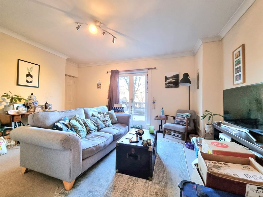 Property photo 2 of 7 Living Room