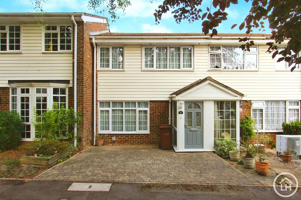 Property photo 1 of 11 External