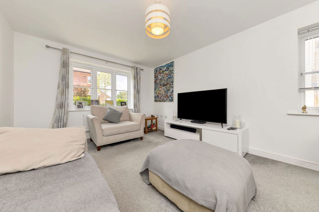 Property photo 3 of 9