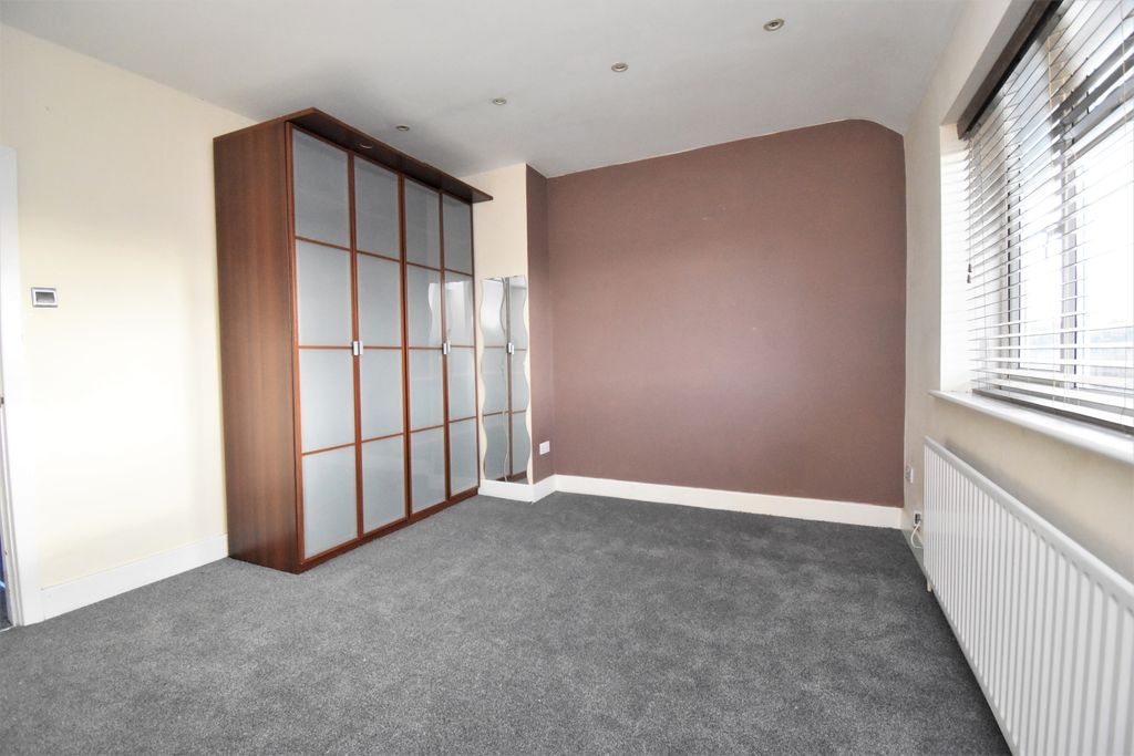 Property photo 3 of 7 Bedroom