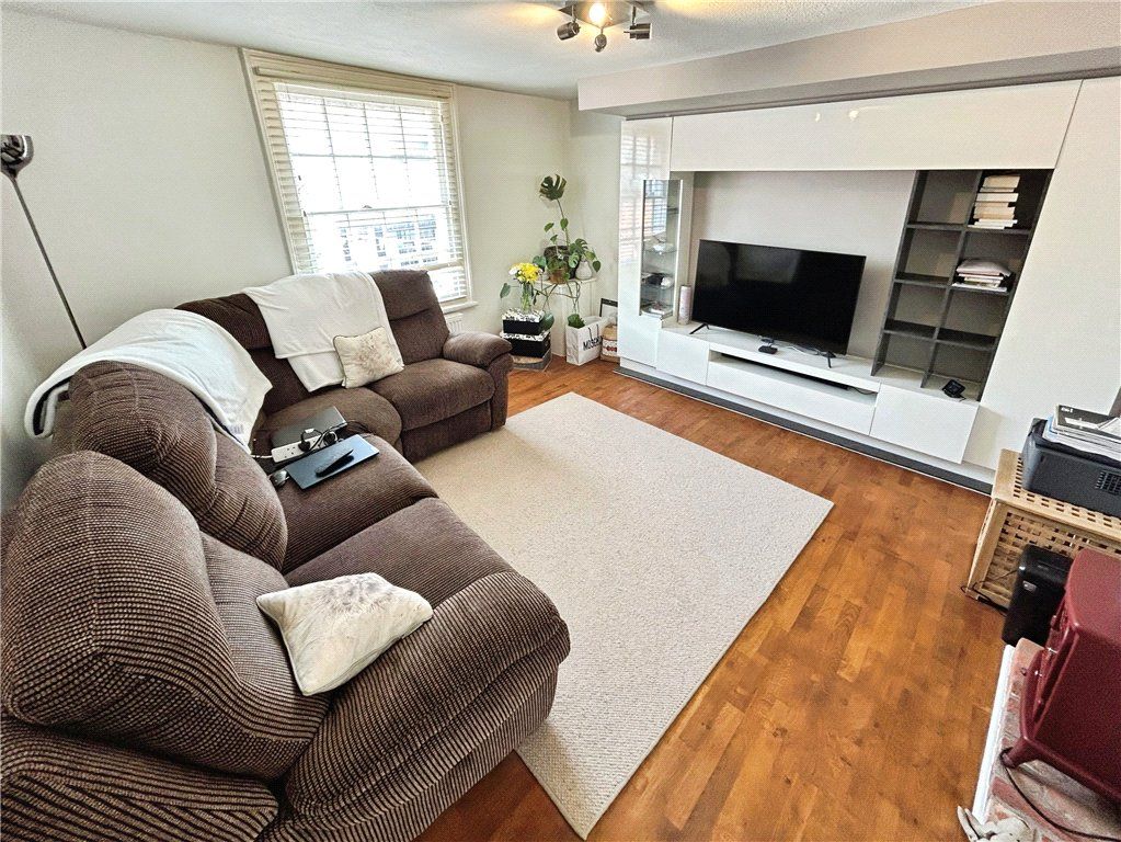 Property photo 3 of 11 Picture No. 18