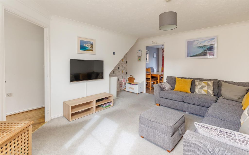 Property photo 2 of 24