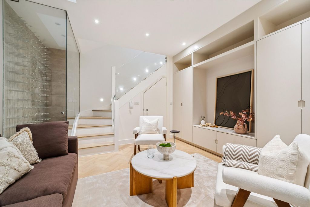 Property photo 2 of 24 Image