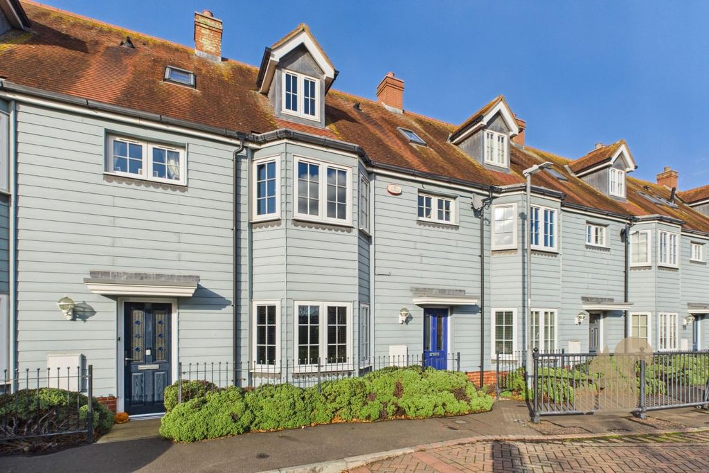 Property photo 1 of 22 Cam01659G0-Pr0640-Still022.Jpg