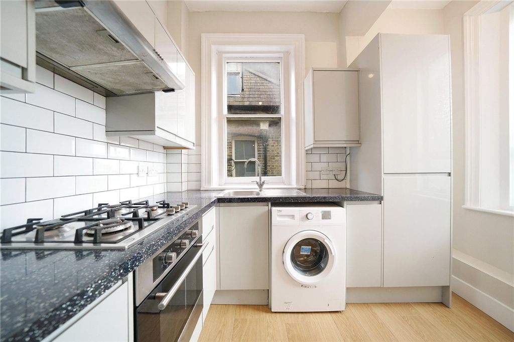 Property photo 3 of 14 Picture No. 05