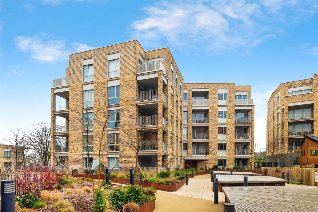 Property photo 2 of 19