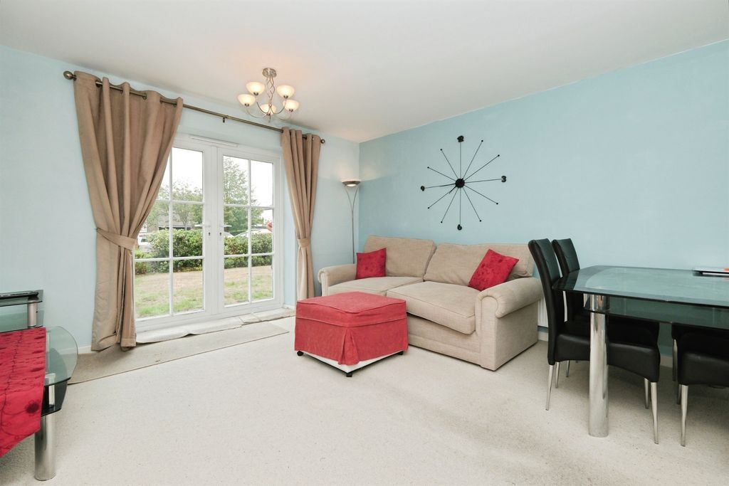 Property photo 3 of 11