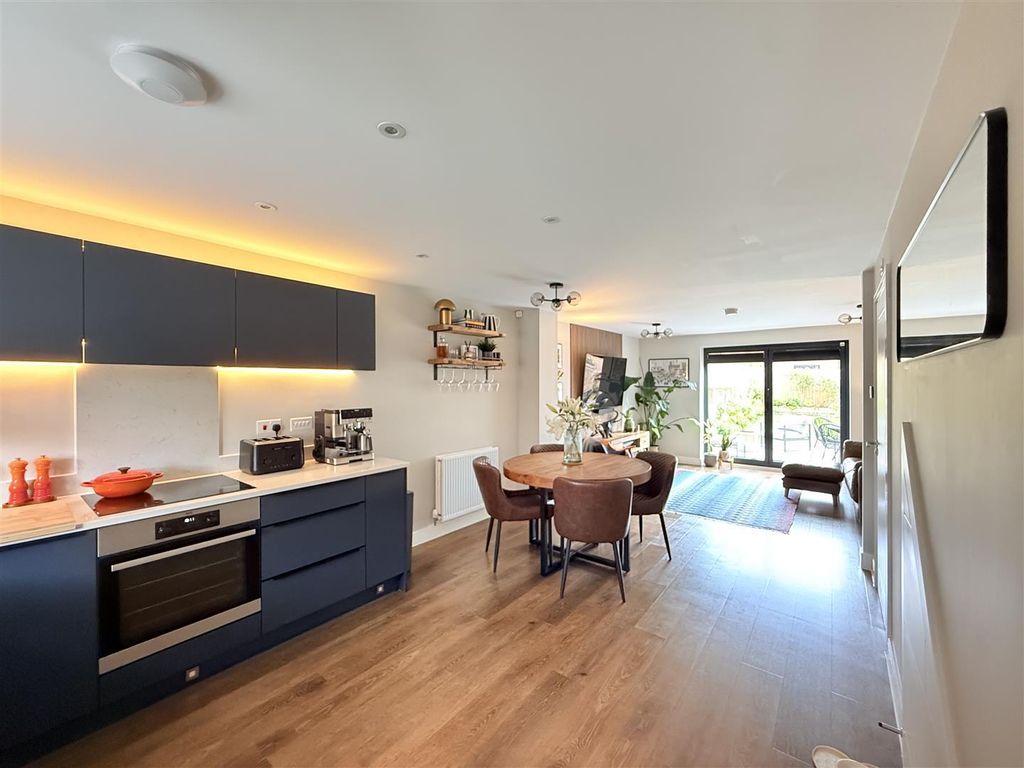 Property photo 3 of 21 02.Jpg