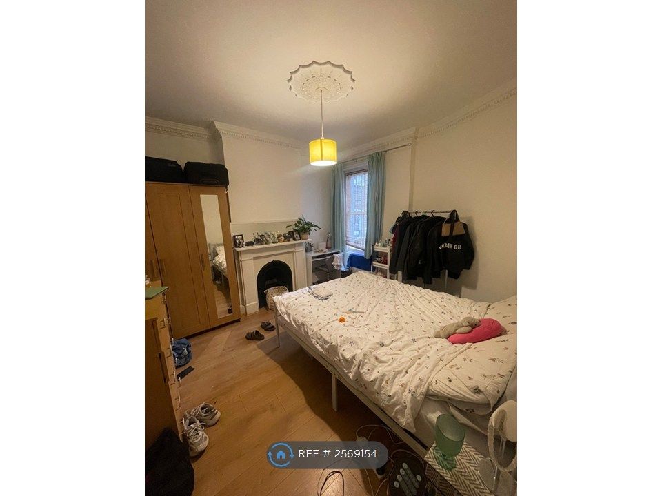 Property photo 3 of 11 Bedroom 1