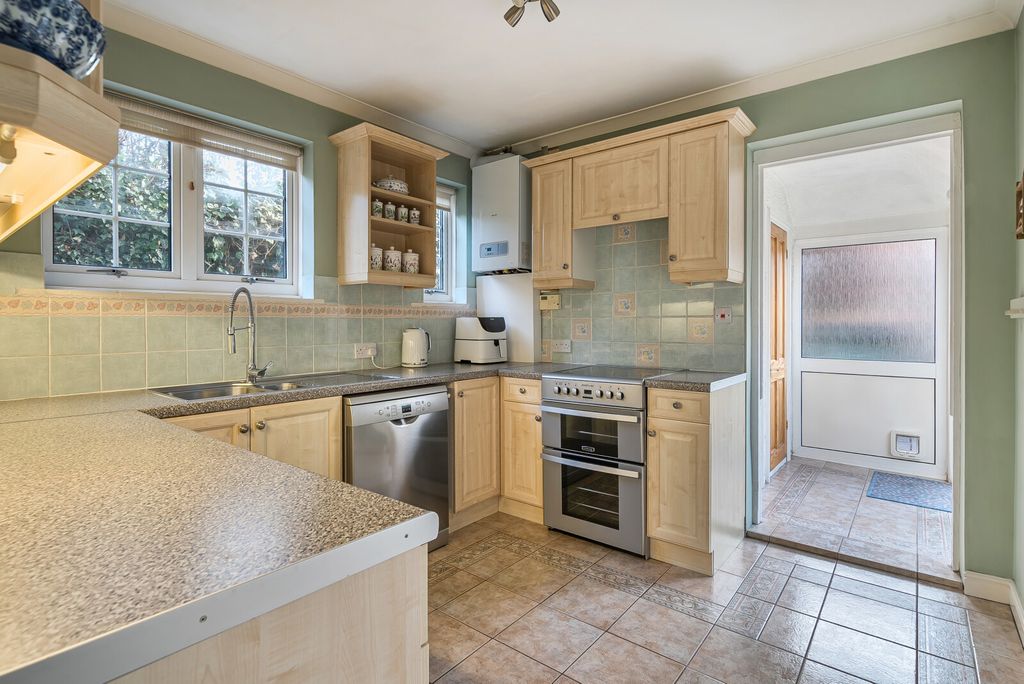 Property photo 2 of 16 Kitchen