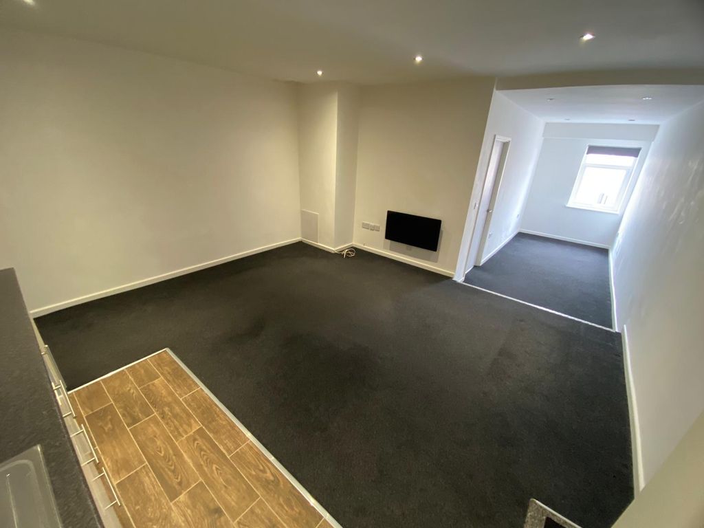 Property photo 2 of 7 Image