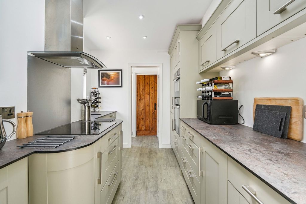 Property photo 2 of 15 Kitchen/Dining Room