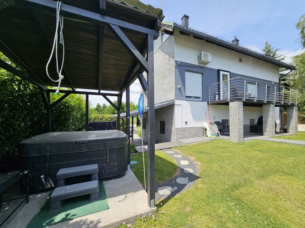Property photo 1 of 48