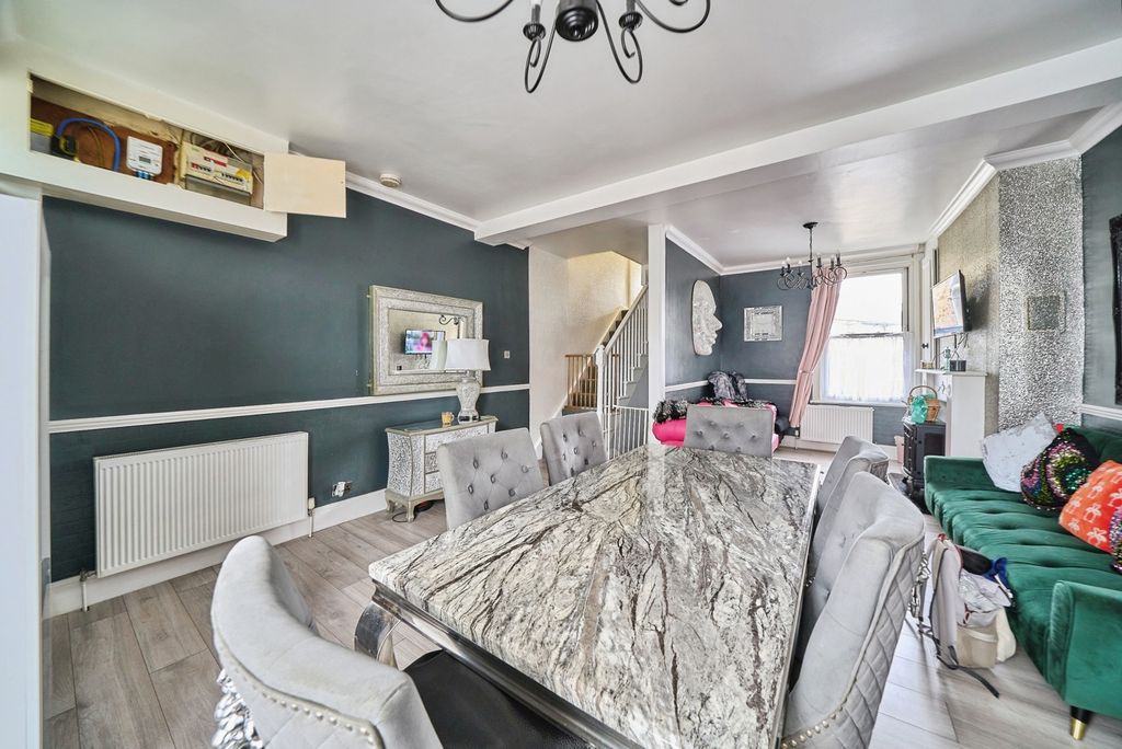 Property photo 1 of 20 Pbox-Img.Jpg