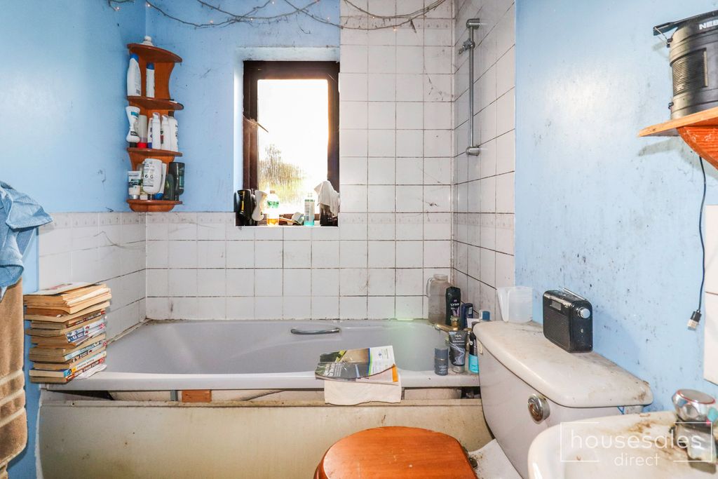 Property photo 3 of 9