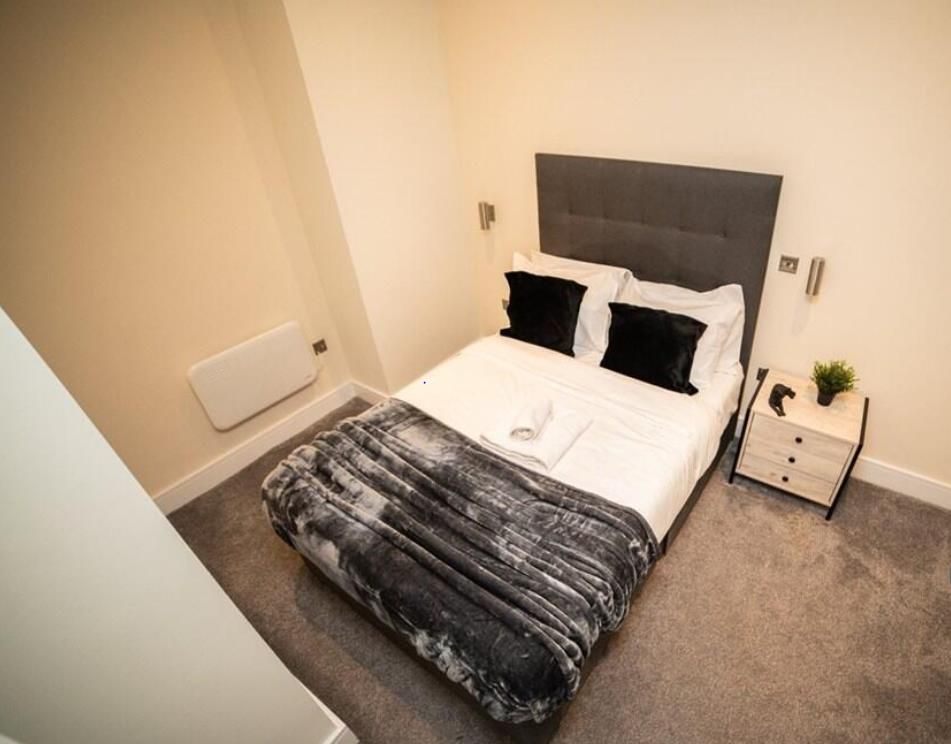 Property photo 3 of 18 Bedroom 1