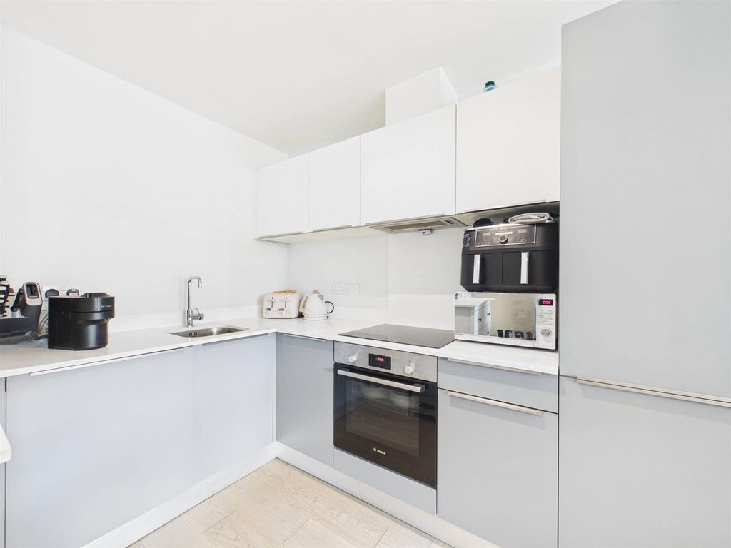 Property photo 2 of 10 Cam05080G0-Pr0311-Still006.Jpg