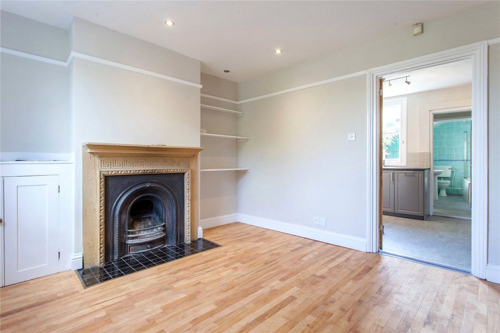 Property photo 2 of 12 Sitting Room