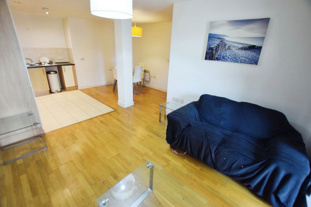 Property photo 2 of 22 Picture No. 27