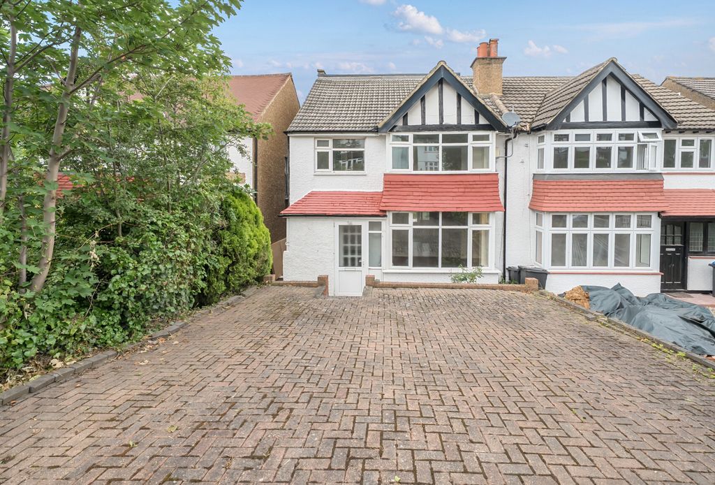 Property photo 1 of 20 1328552-16-687F79...