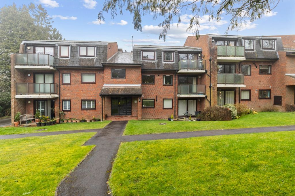 Property photo 1 of 16 Front