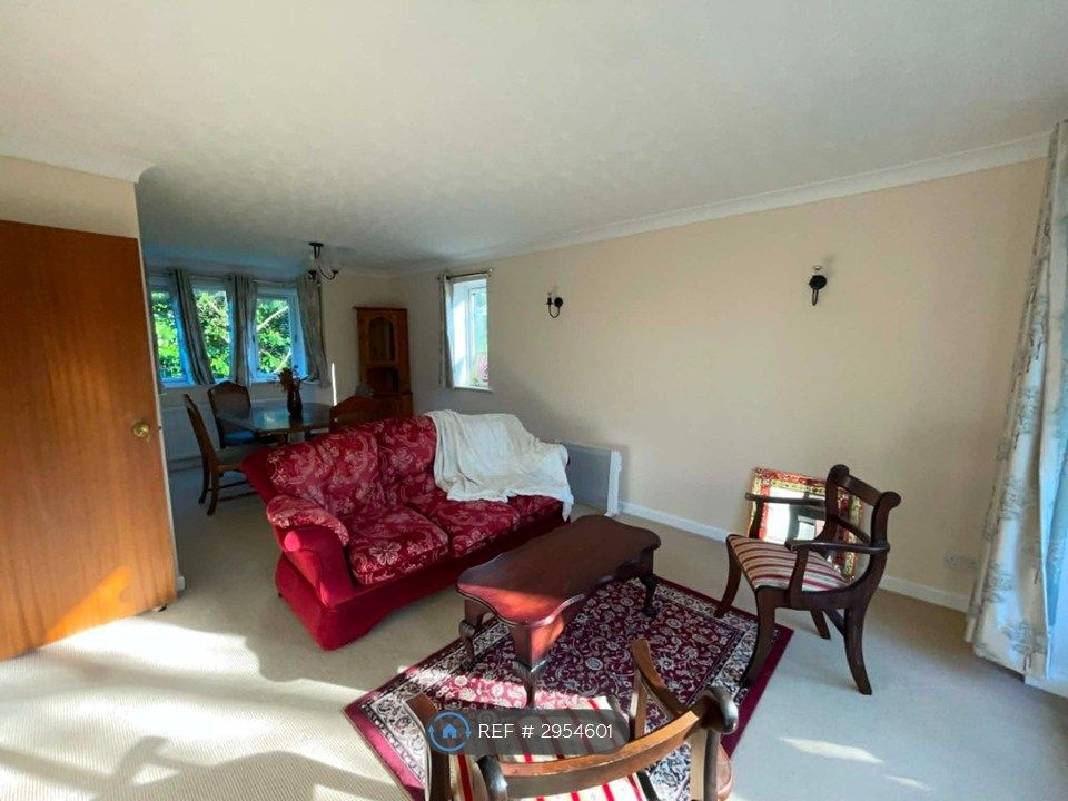 Property photo 3 of 12 Lounge/Diner