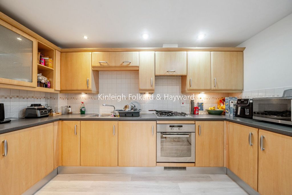 Property photo 3 of 16 Kitchen