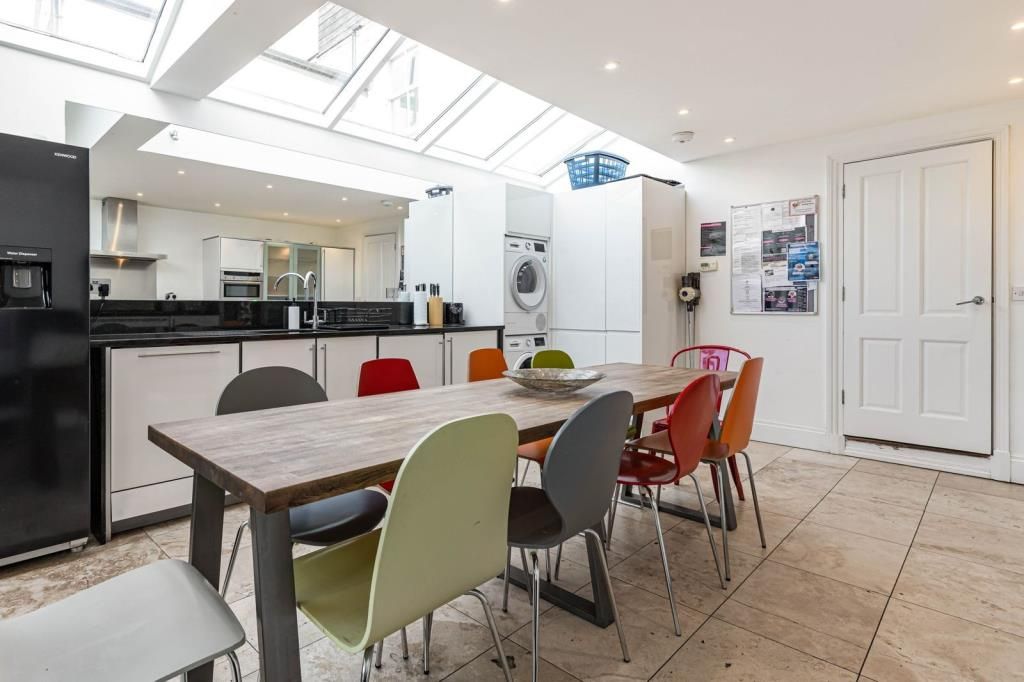 Property photo 3 of 13 Kitchen