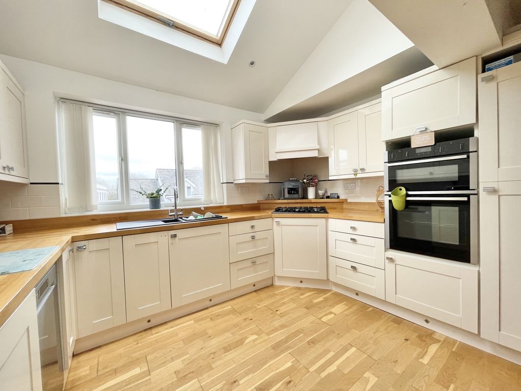 Property photo 2 of 19 Photo 2