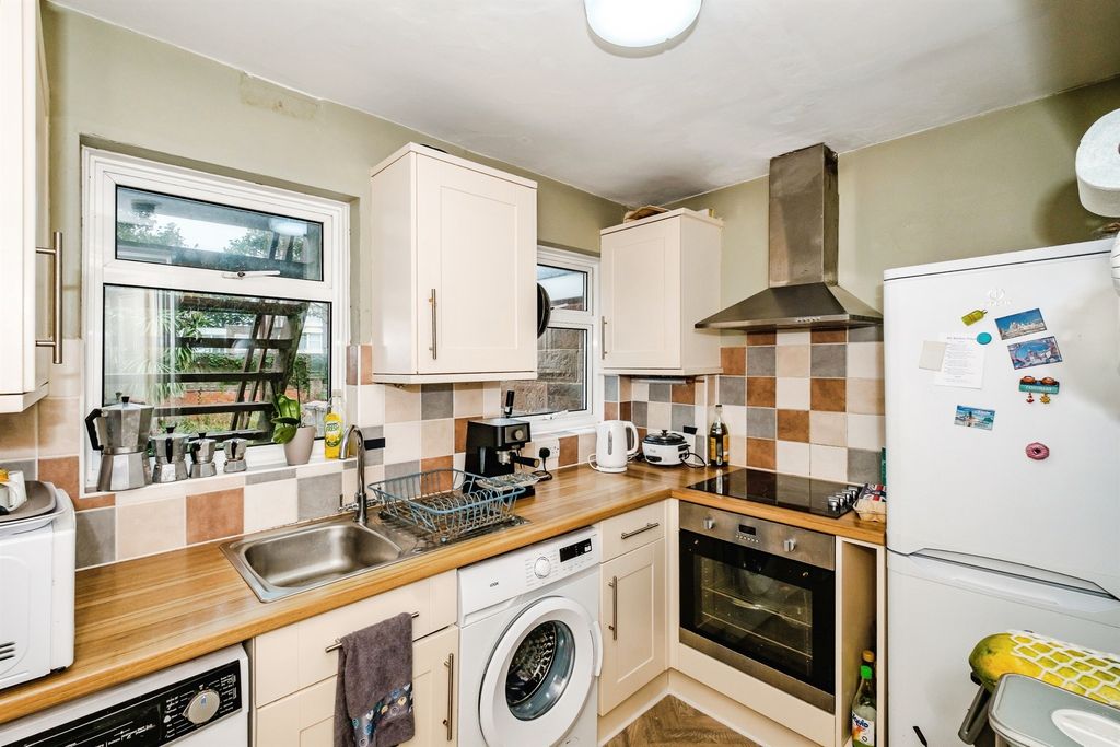 Property photo 2 of 16