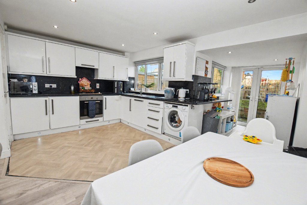 Property photo 3 of 12 Picture No. 10