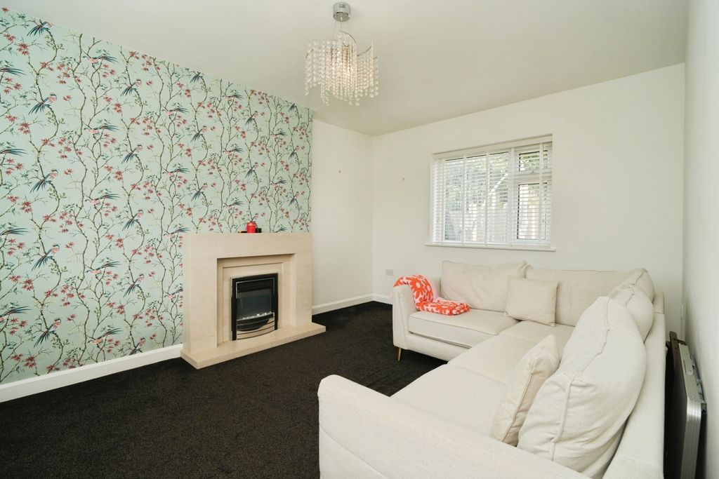 Property photo 3 of 16 Pbox-Img.Jpg