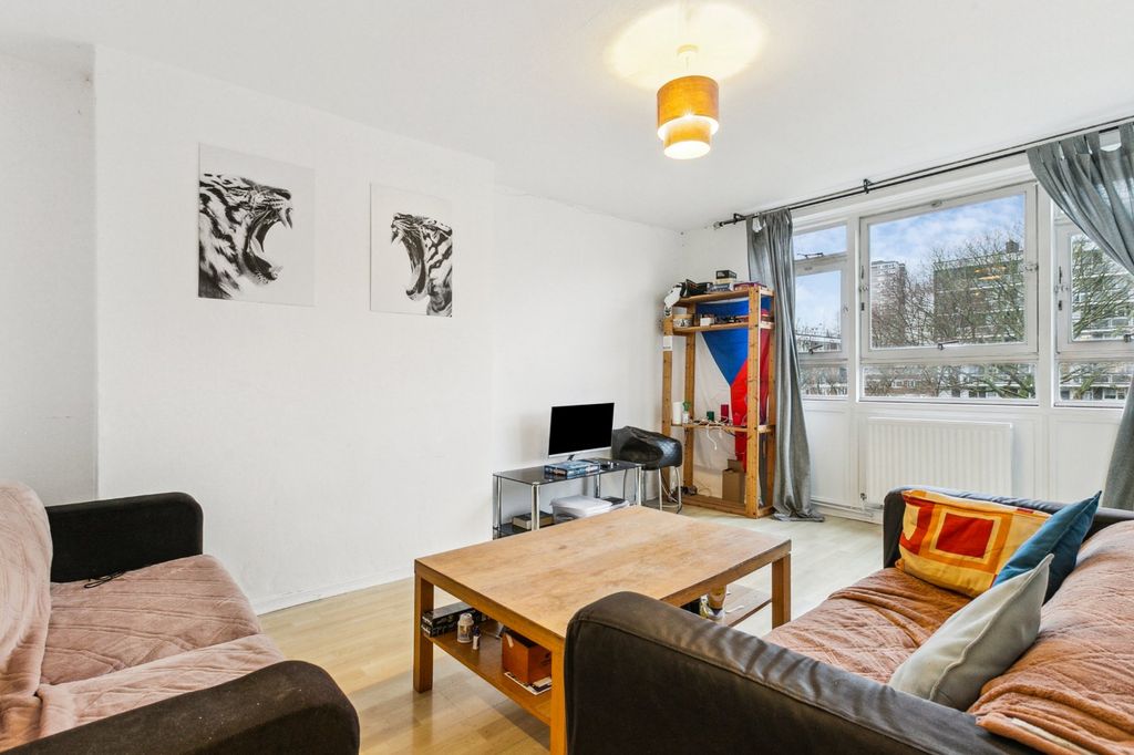 Property photo 2 of 11