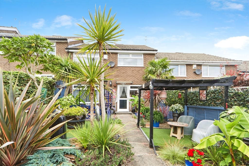 Property photo 2 of 17