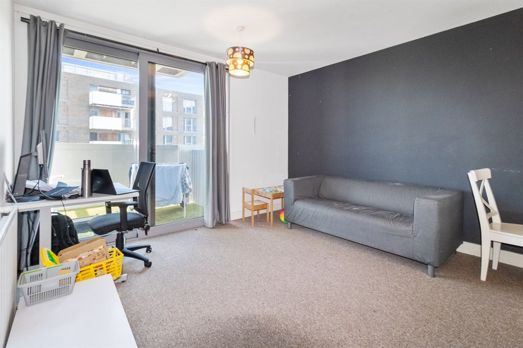 Property photo 1 of 7 (Main)