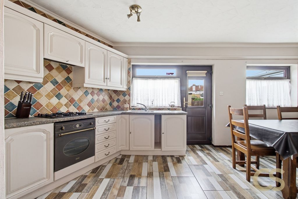Property photo 3 of 25 5153084